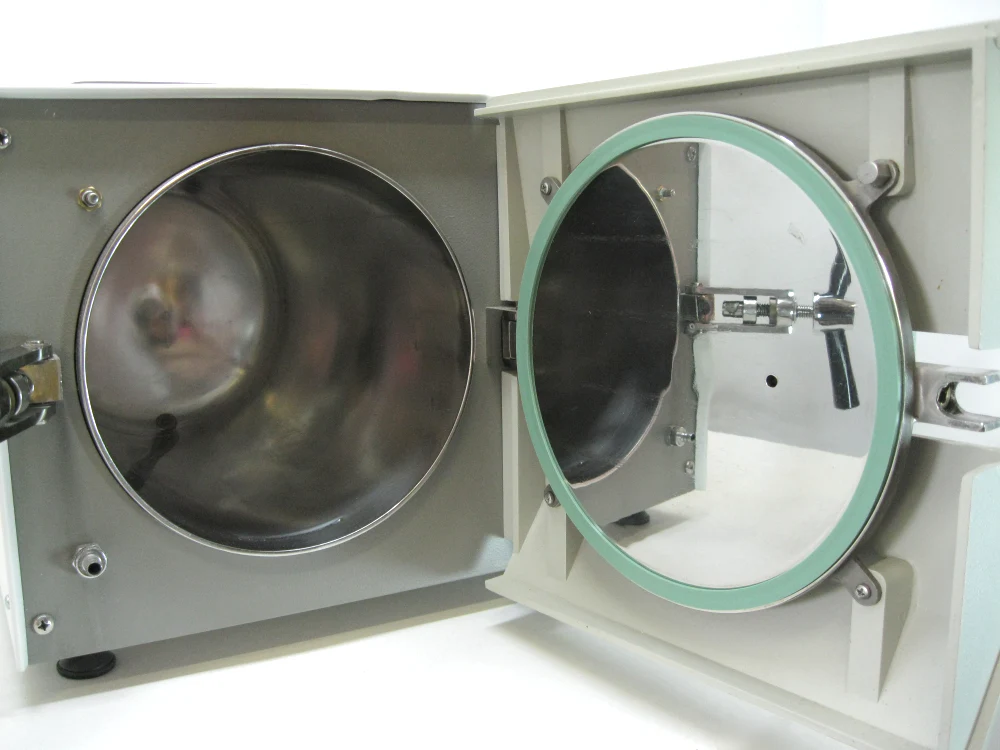 Tuttnauer 2540MK Refurbished Manual Autoclave - 230V - Image 4